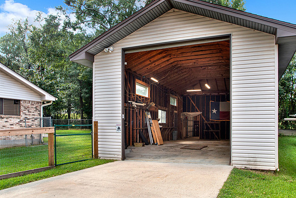 552 Dogwood Dr MLS-17