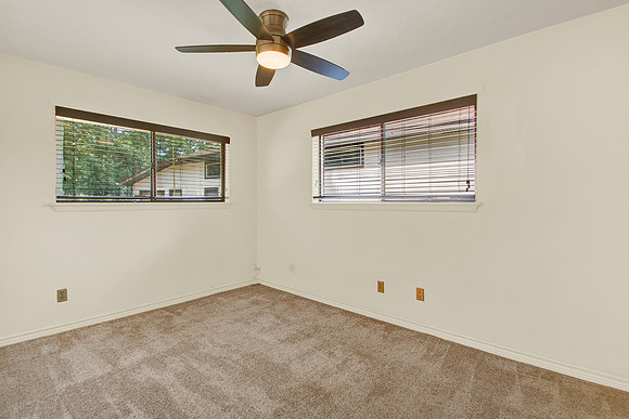 552 Dogwood Dr MLS-37