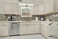 7814 Heathrow Ln MLS-15