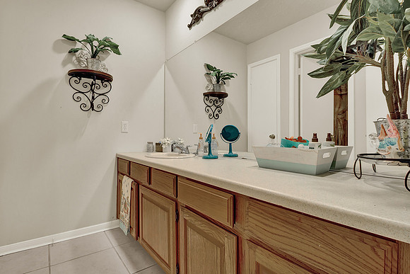 13407 Nantucket Dr MLS-25