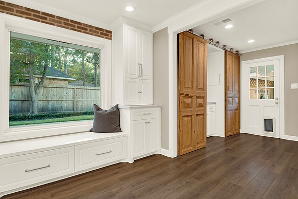 6214 Larkmount Dr HR-24