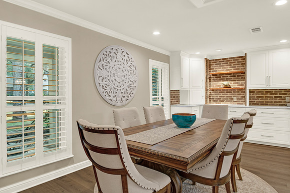 6214 Larkmount Dr HR-18