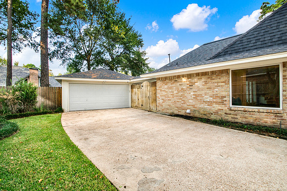 6214 Larkmount Dr HR-5