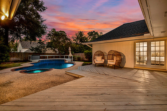 6214 Larkmount Dr MLS-43