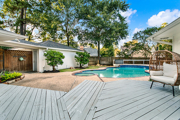 6214 Larkmount Dr MLS-7