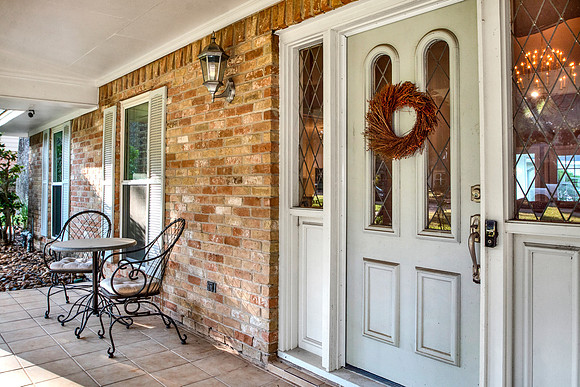 6214 Larkmount Dr MLS-4