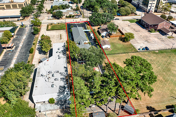 17127 Red Oak Dr MLS-6