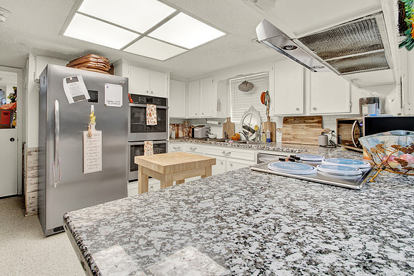 17127 Red Oak Dr MLS-23