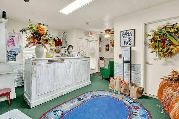 17127 Red Oak Dr MLS-18