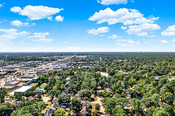 17127 Red Oak Dr MLS-8