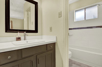 13211 Thorntree Dr HR-18