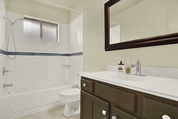 13211 Thorntree Dr MLS-19