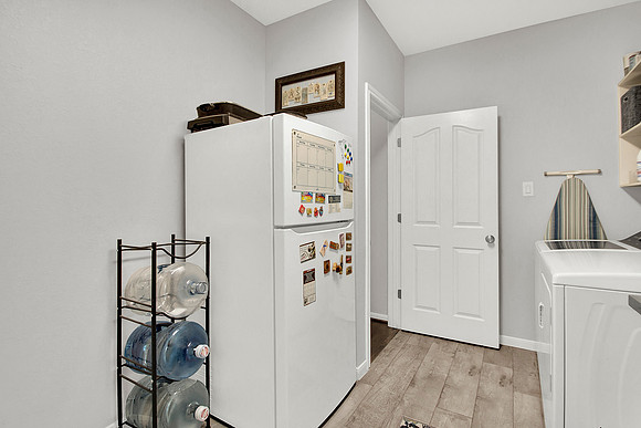 33402 Hillside Dr MLS-46