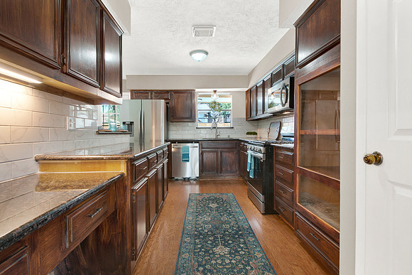 8215 Riverglade Dr MLS-21