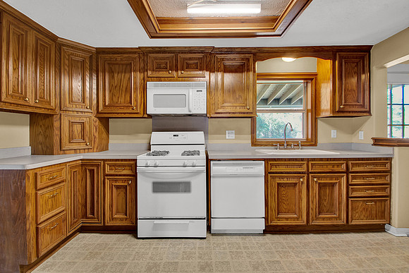 20750 Bauer Hockley MLS-16