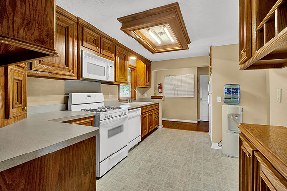 20750 Bauer Hockley MLS-15