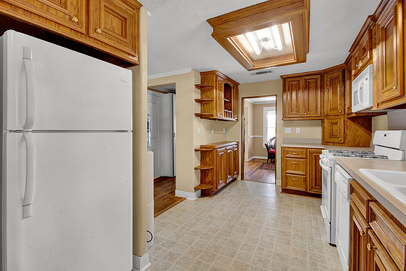 20750 Bauer Hockley MLS-17