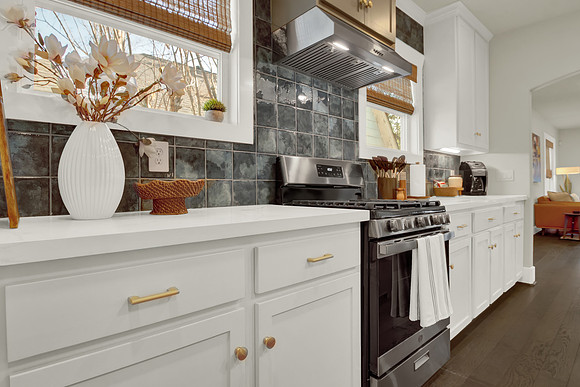112 Goldenrod St HR-16