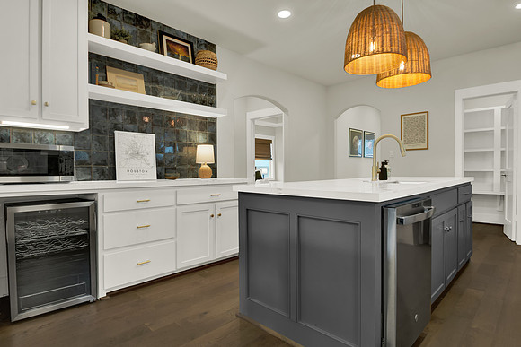 112 Goldenrod St HR-17