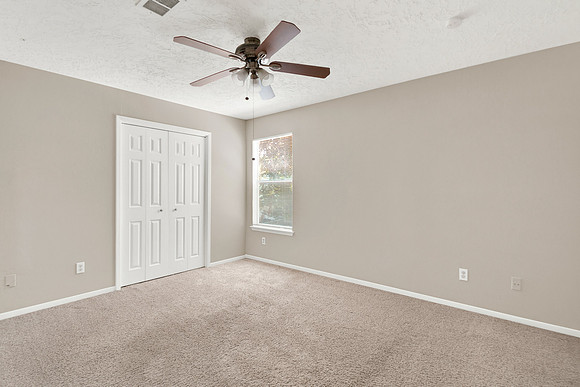 8215 Riverglade Dr MLS-30