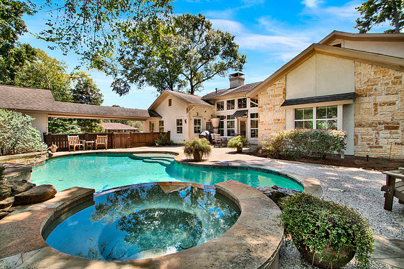 12102 Oak Bluff Dr HR-16