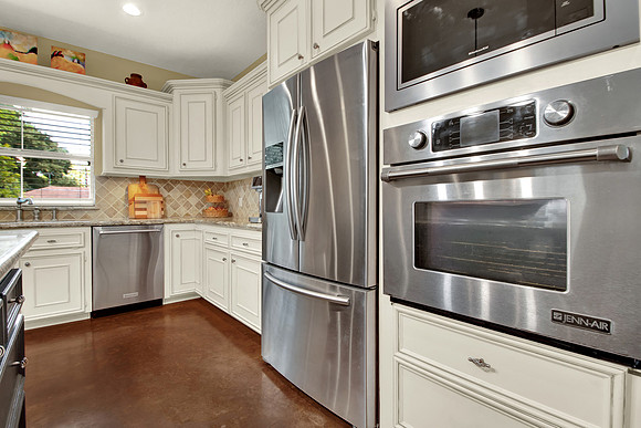12102 Oak Bluff Dr MLS-32