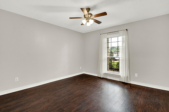 5315 Lawn Arbor Dr MLS-37