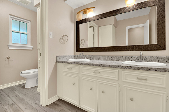 5315 Lawn Arbor Dr MLS-33