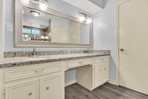 5315 Lawn Arbor Dr MLS-30