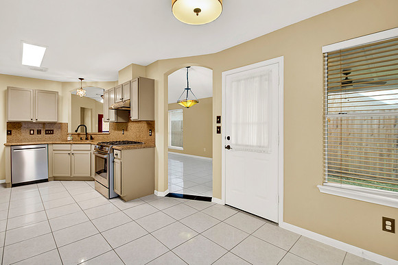 10511 Newpark Dr MLS-14