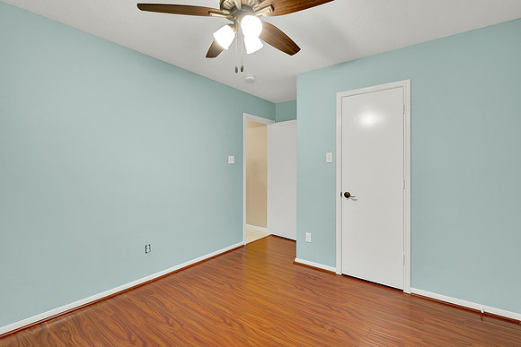 10511 Newpark Dr MLS-25