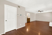 8215 Riverglade Dr HR-17