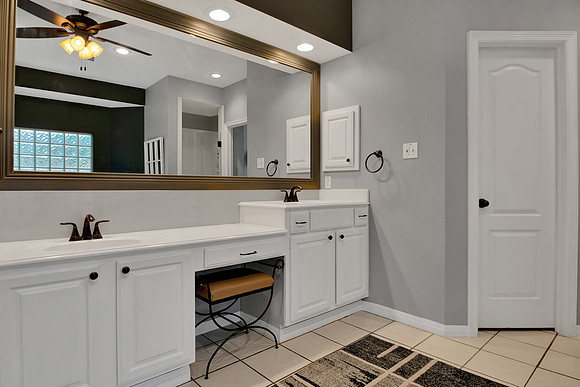 31211 Helen Ln Int MLS-34