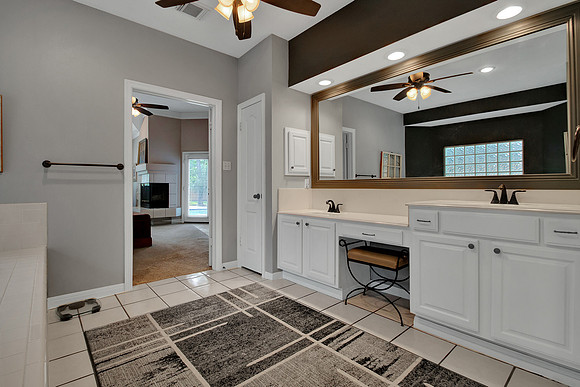 31211 Helen Ln Int MLS-35