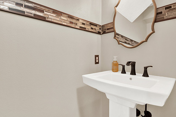 8215 Riverglade Dr MLS-23