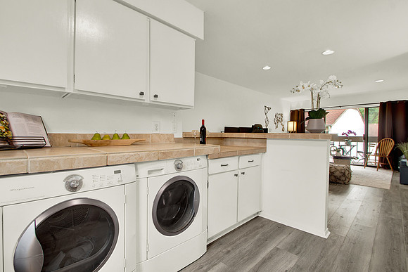 12100 Melville Dr #906 HR-10