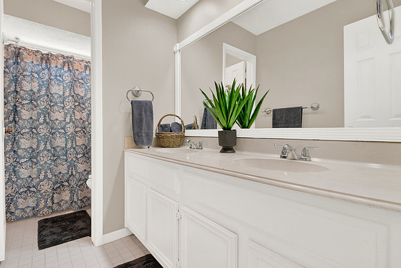 8215 Riverglade Dr MLS-28