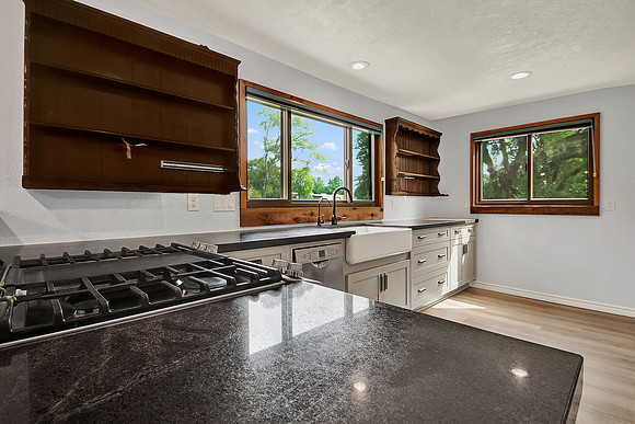 307 Carrell St MLS-22