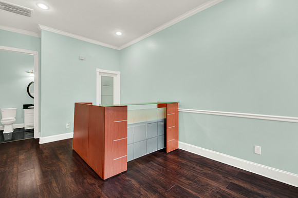 12818 Willow Centre Dr Unit D HR-9