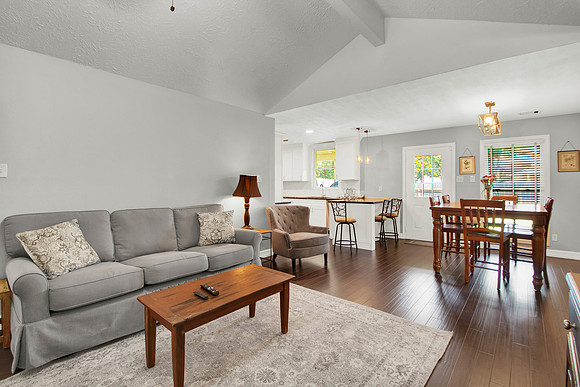 7210 Village Lake Dr MLS-18