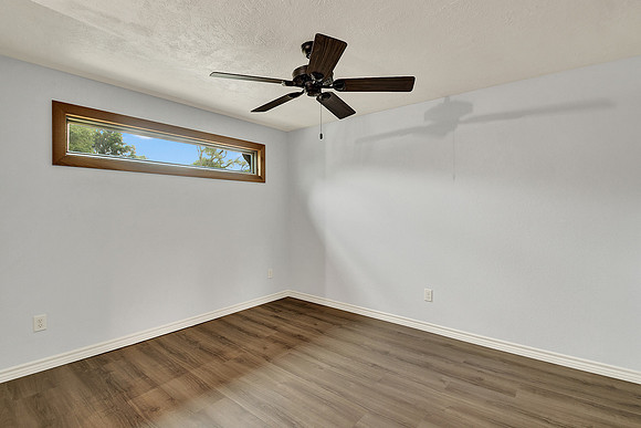 307 Carrell St MLS-25