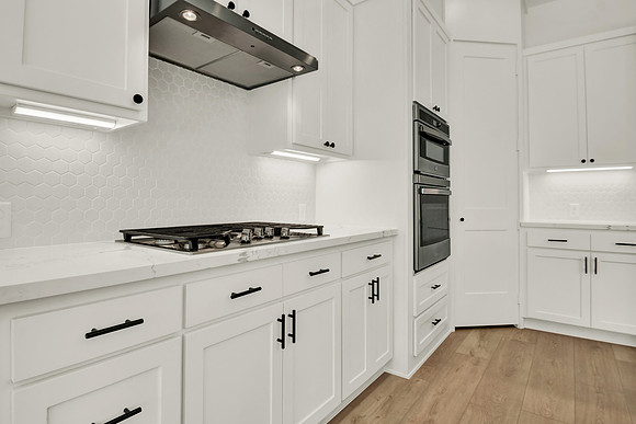 613 S Cherry St HR-9