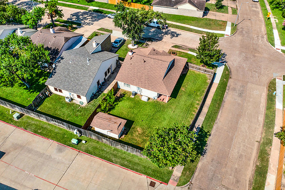 7210 Village Lake Dr HR-6