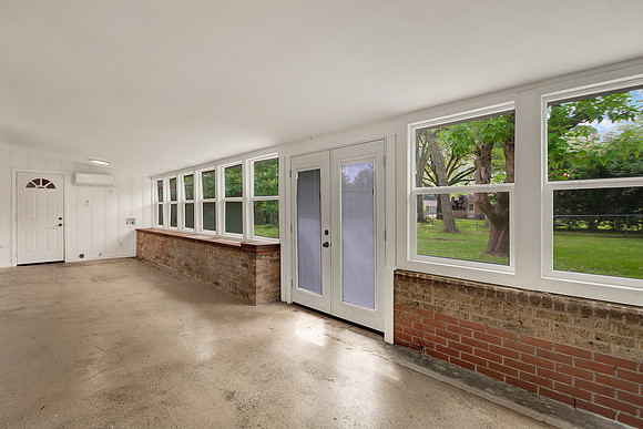 307 Carrell St MLS-32