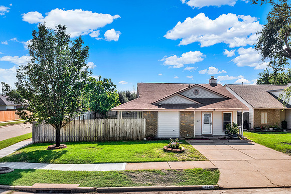 7210 Village Lake Dr HR-1